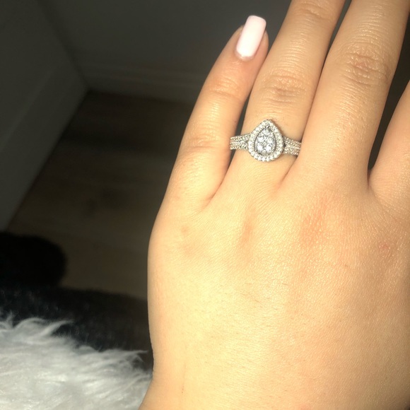 a brand new 925 ZEI engagement ring - Picture 4 of 6